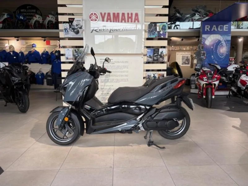 XMAX 125 TECH MAX