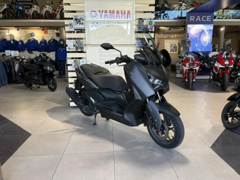 XMAX 125