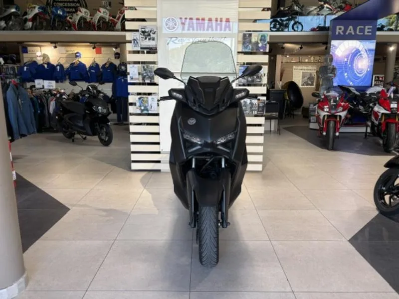 XMAX 125