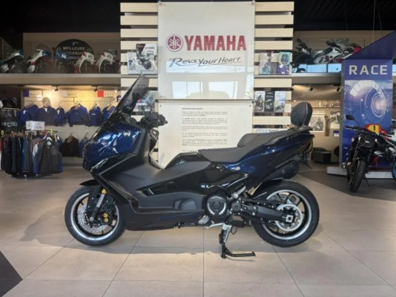 XP TMAX 560 TECH MAX
