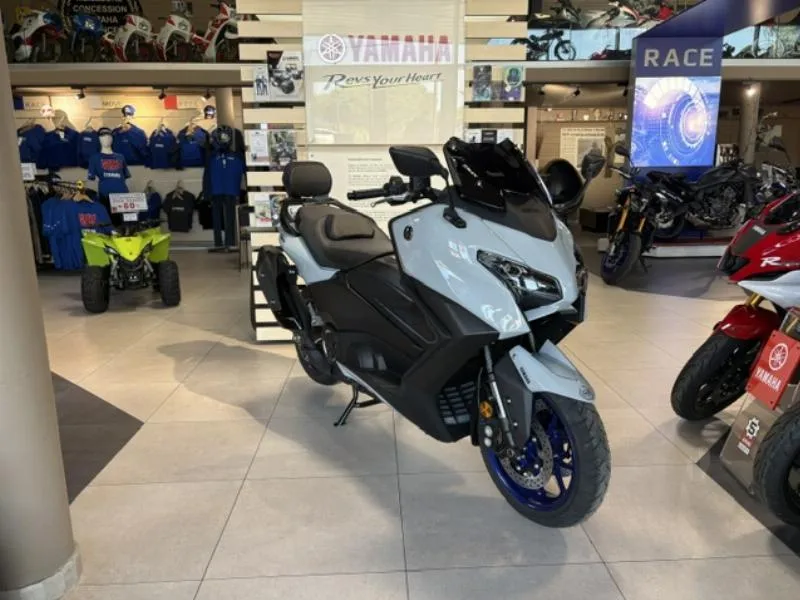 XP TMAX 560