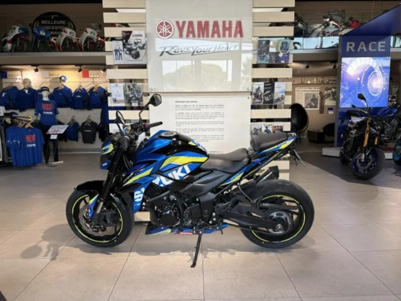 GSXS 750