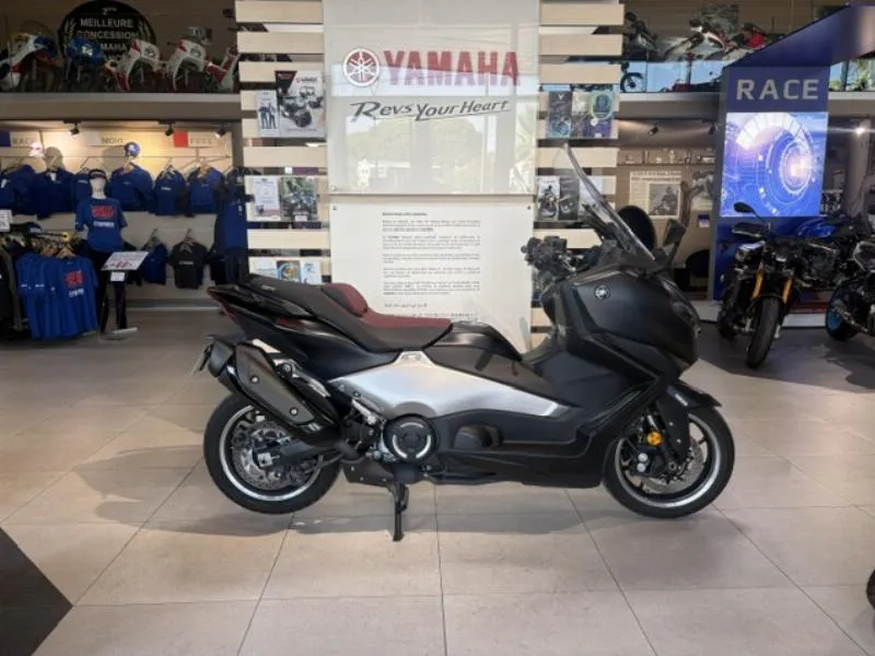 XP TMAX 560