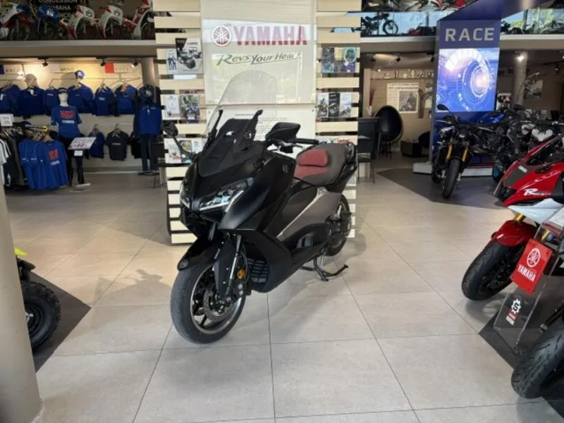 XP TMAX 560