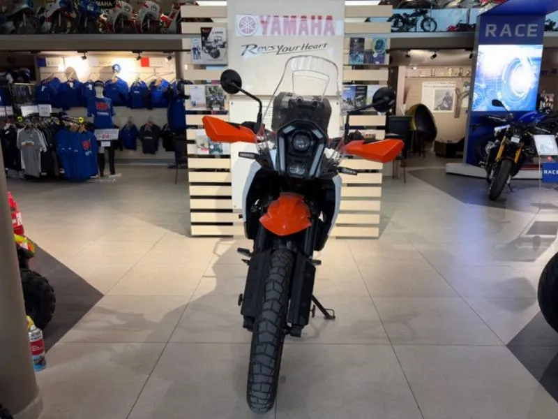 390 ADVENTURE