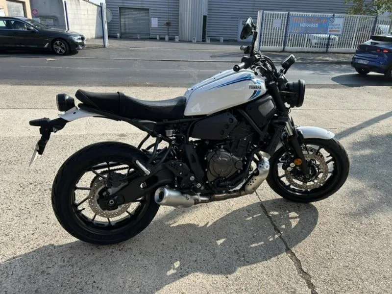 XSR 700