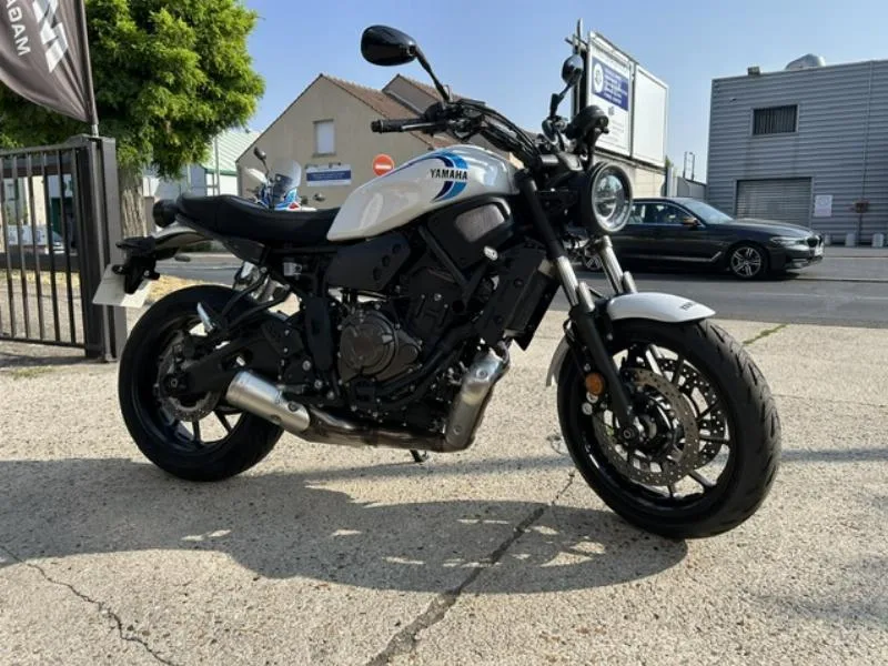XSR 700