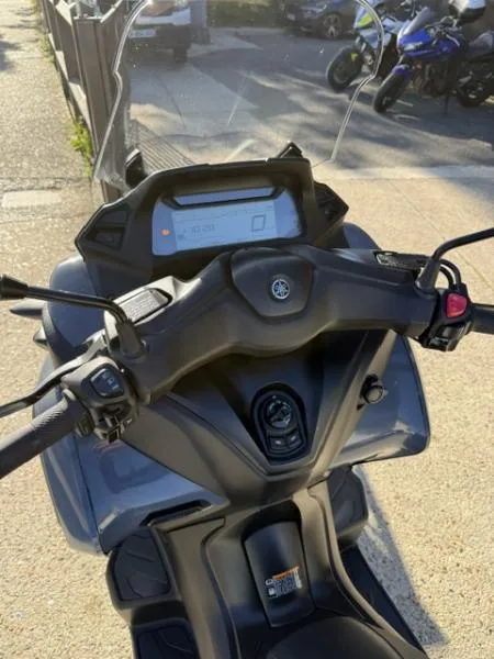 TRICITY 300