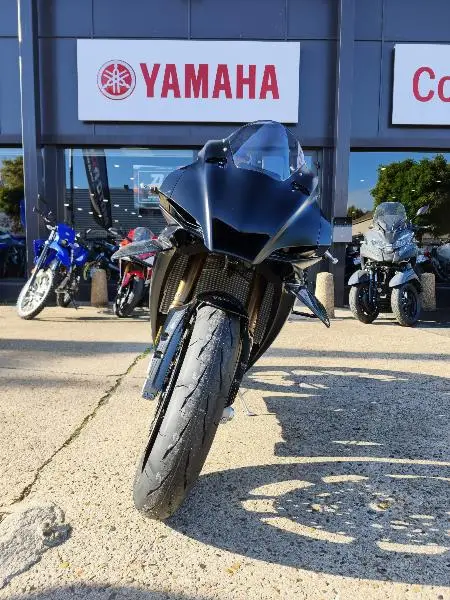 YZF R1 RACE
