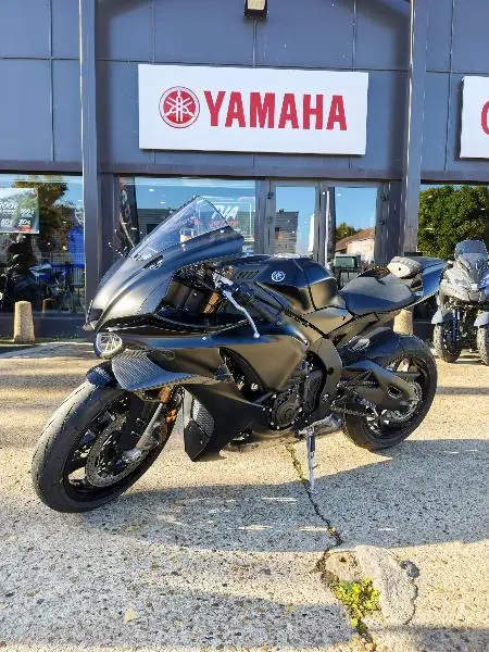 YZF R1 RACE