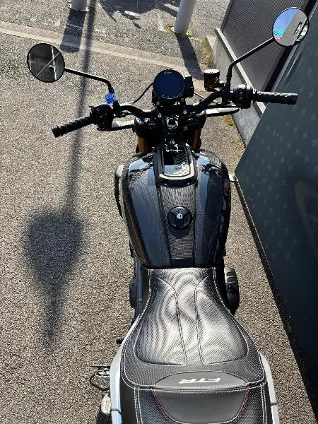FTR 1200 R CARBON