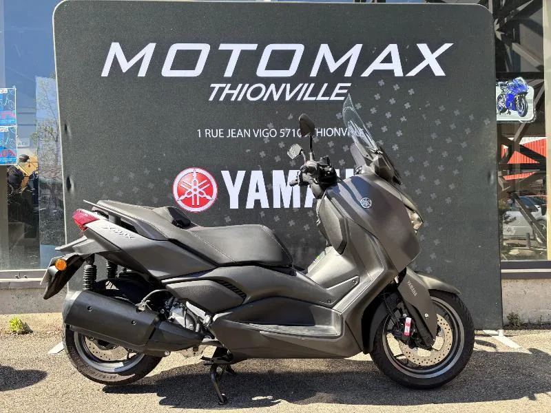 XMAX 300