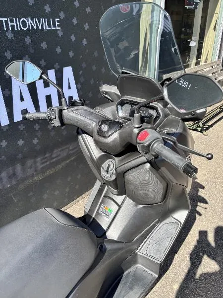 XMAX 300