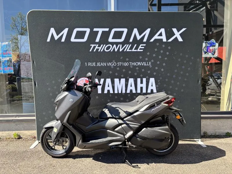 XMAX 300