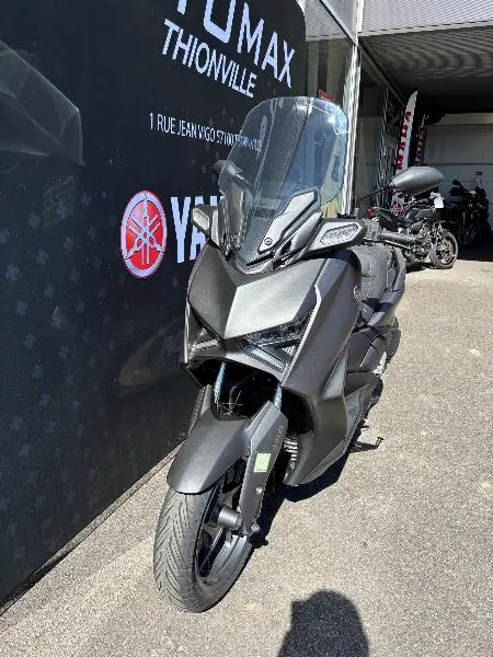 XMAX 300
