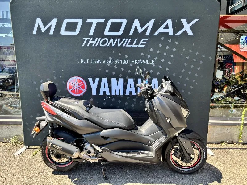 XMAX 300