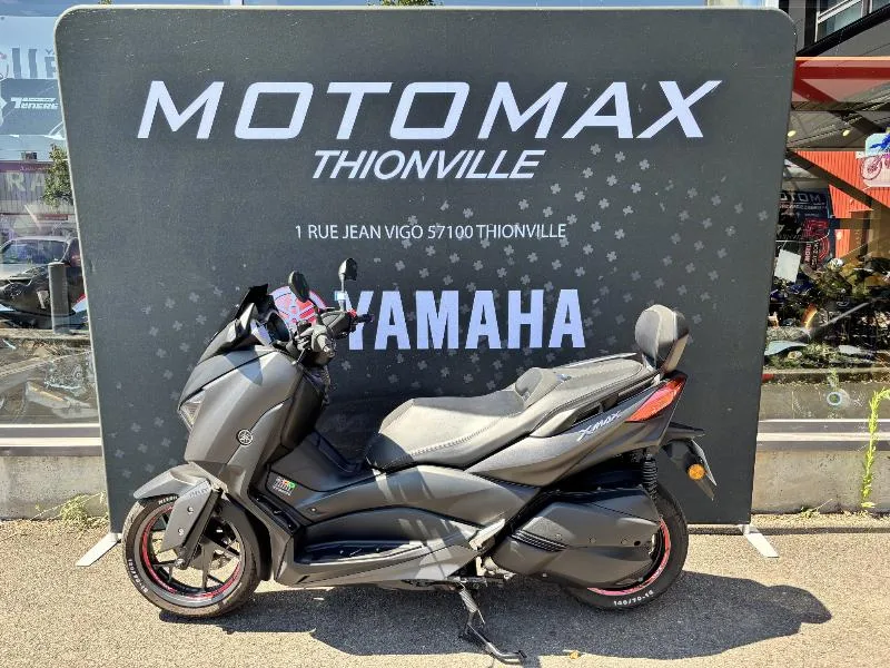 XMAX 300