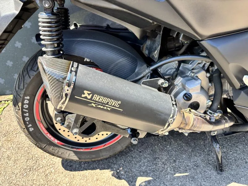XMAX 300