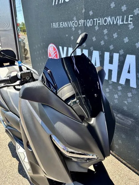 XMAX 300