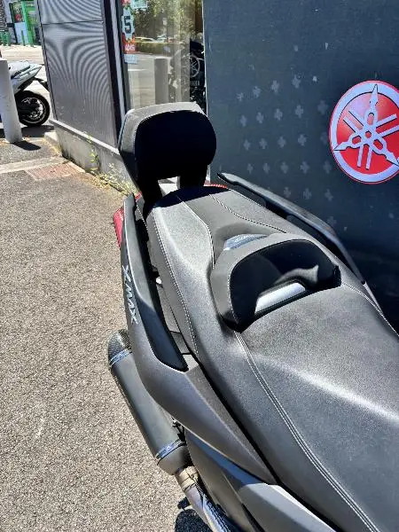 XMAX 300