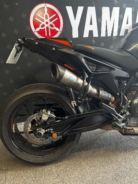 890 DUKE L