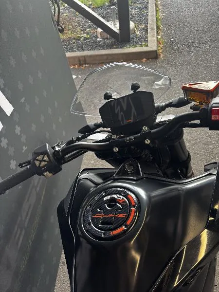 890 DUKE L