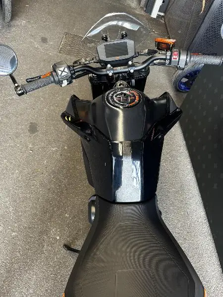 890 DUKE L