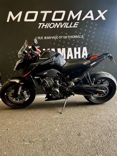 890 DUKE L