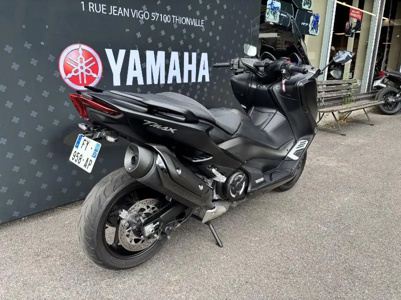 XP TMAX 560