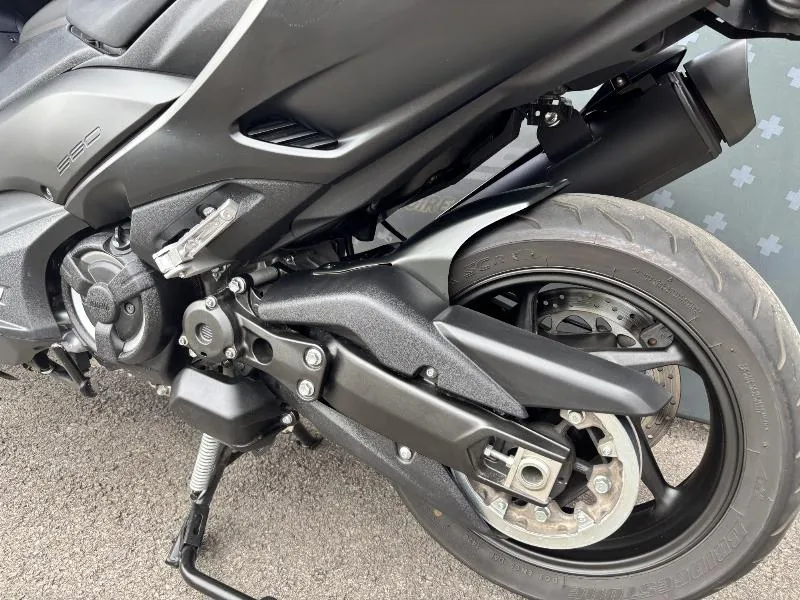 XP TMAX 560