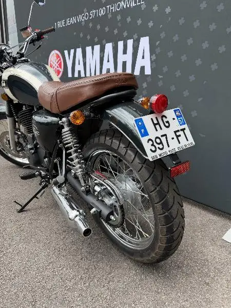 SIX HUNDRED 650
