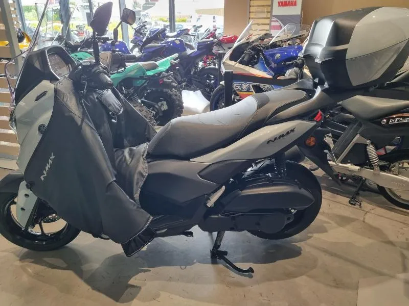 NMAX 125 TECH MAX