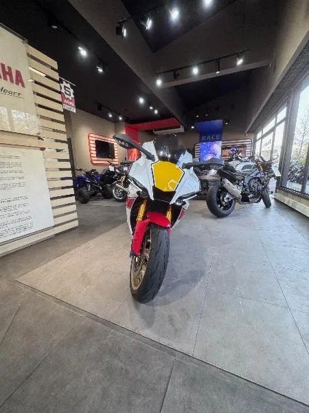 YZF 1000 R1 60TH
