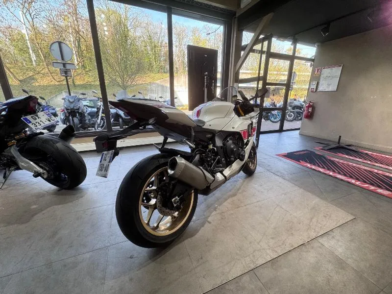 YZF 1000 R1 60TH