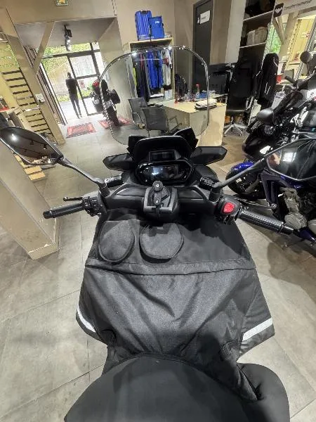 XMAX 125 TECH MAX