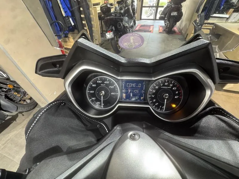 XMAX 125