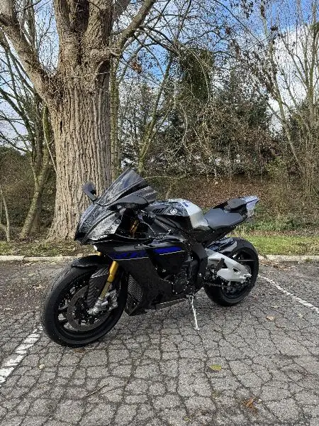 YZF 1000 R1 M