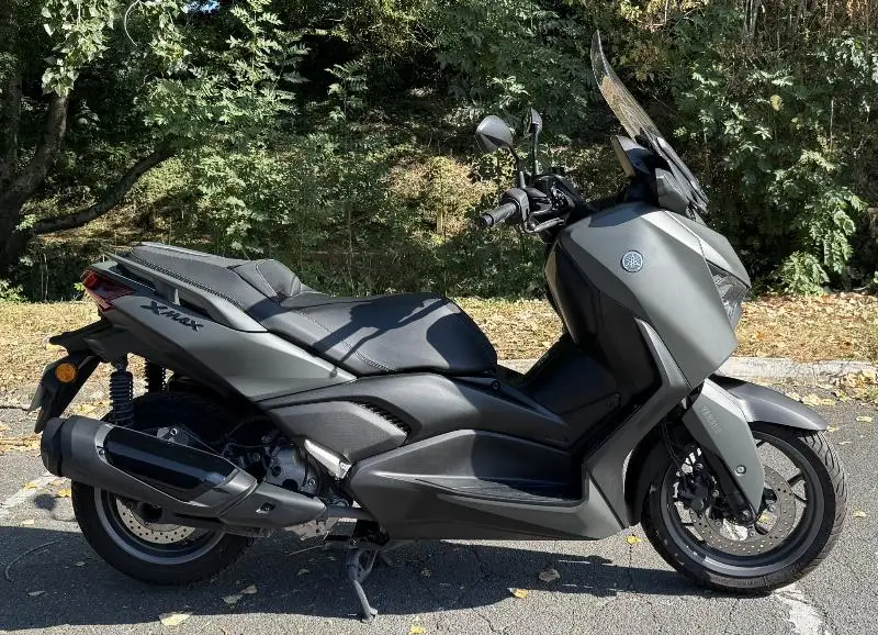 XMAX 300