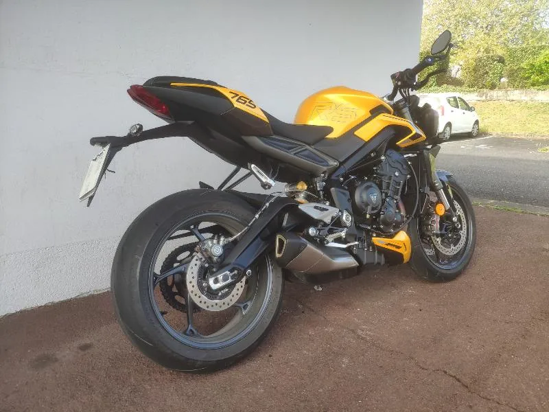 STREET TRIPLE 765 RS