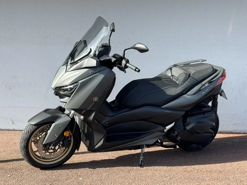 XMAX 400