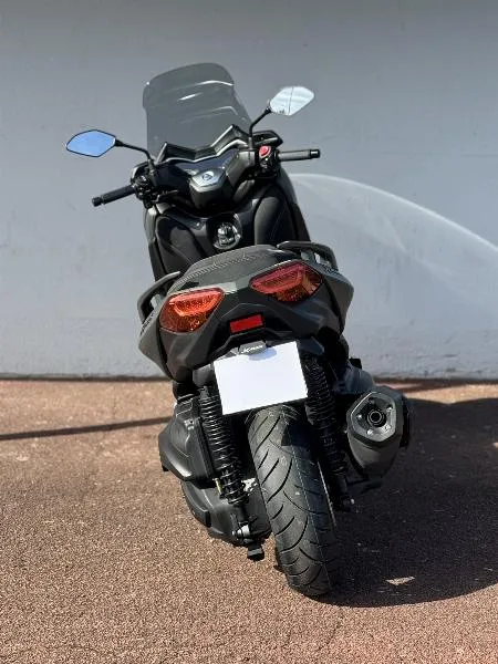XMAX 400