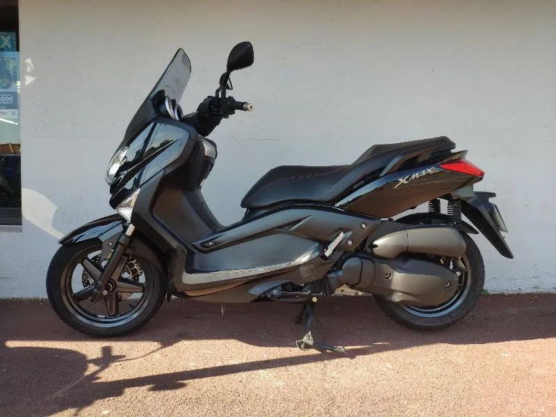 XMAX 125