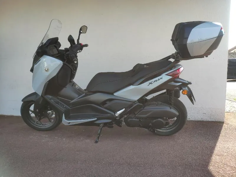 XMAX 125 TECH MAX