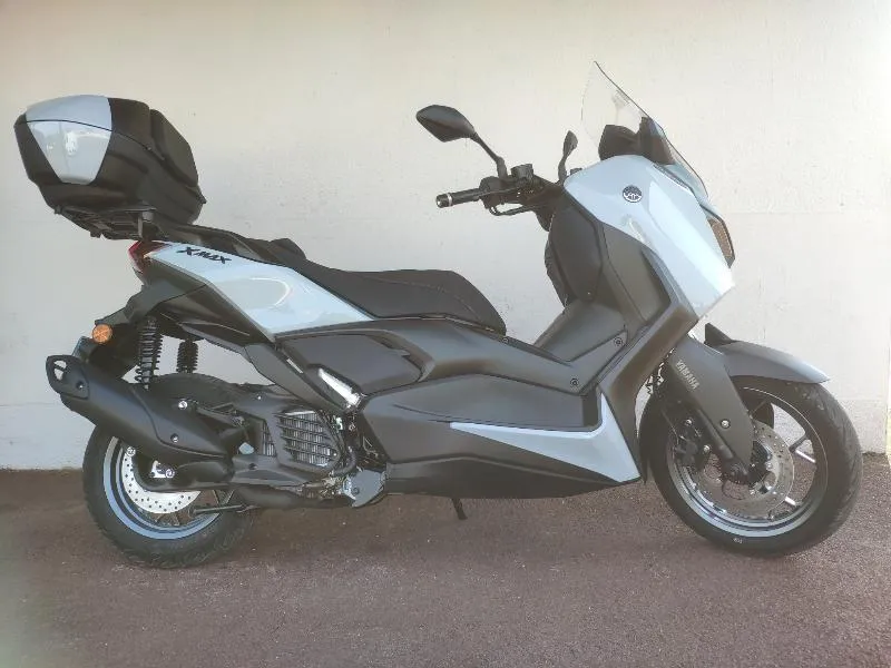 XMAX 125 TECH MAX
