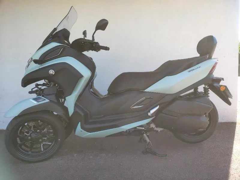 TRICITY 300