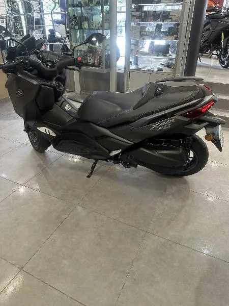 XMAX 300