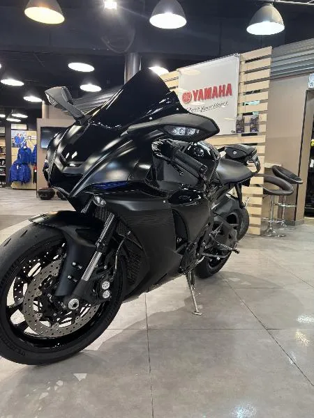 YZF 1000 R1