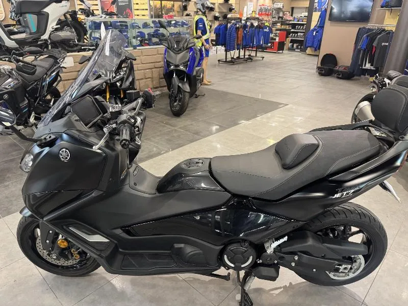 XP TMAX 560 TECH MAX