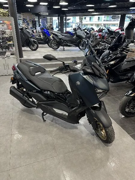 XMAX 300 Tech Max