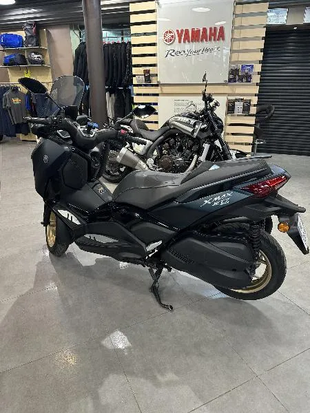 XMAX 300 Tech Max